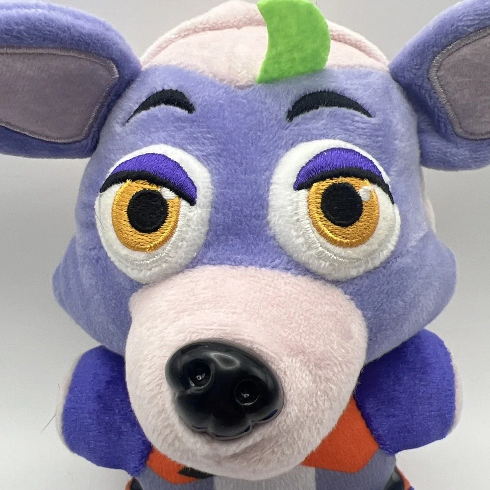Funko Plush‎ Five Nights at Freddy's Security Breach Roxanne Wolf 6